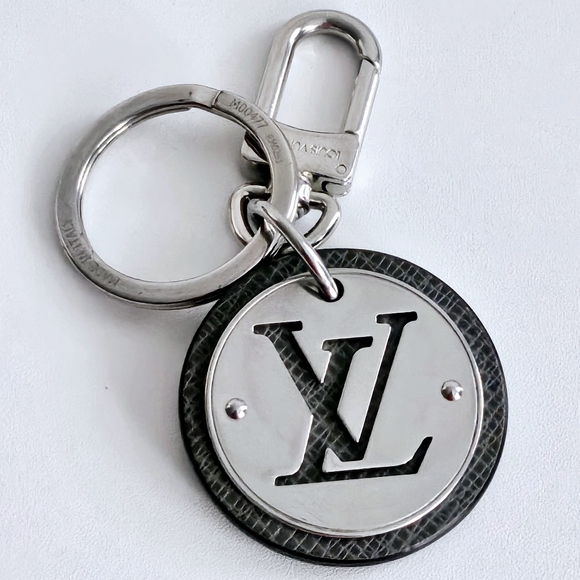 Louis Vuitton Silver & Grey Bag Charm/Key Chain - Picture 2 of 3